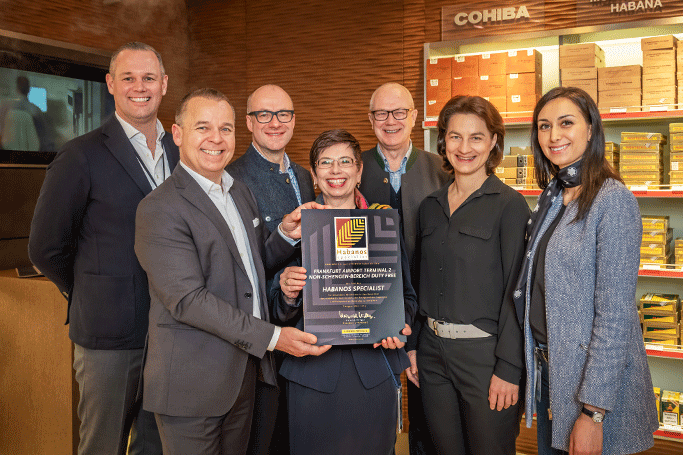 Offizielle Übergabe der „Habanos Specialist“-Urkunde