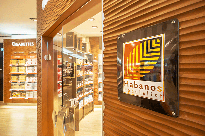 Heinemann Duty Free in Frankfurt ist jetzt „Habanos Specialist“