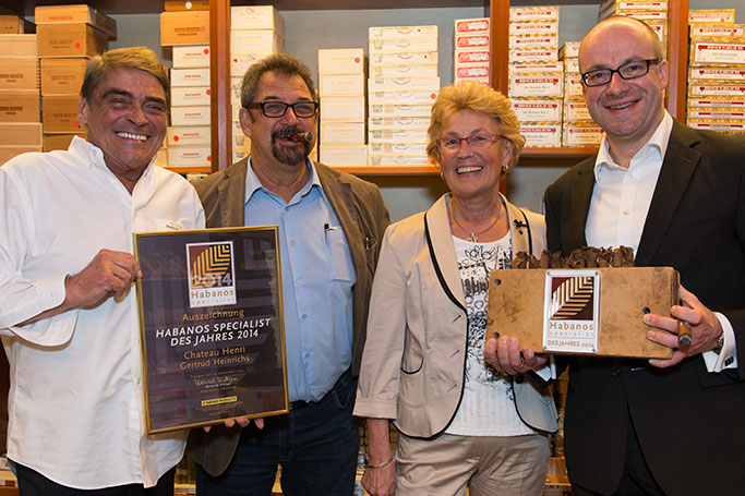 Gertrud und Peter Heinrichs mit Antonio de Dios und Christoph Puszkar