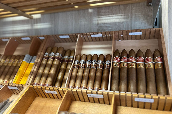 Habanos Lounge Sahin &amp; Baydar