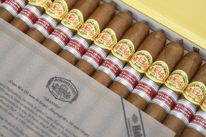 Diplomaticos Grandes Edición Regional