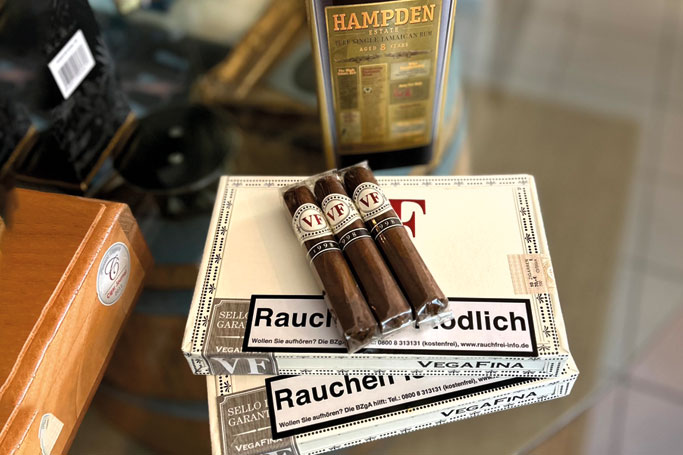 Cigar Moments - Barbara Ullrich - VegaFina